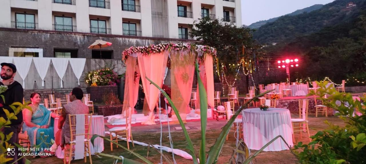 Celebration Lavasa Hotell Exteriör bild